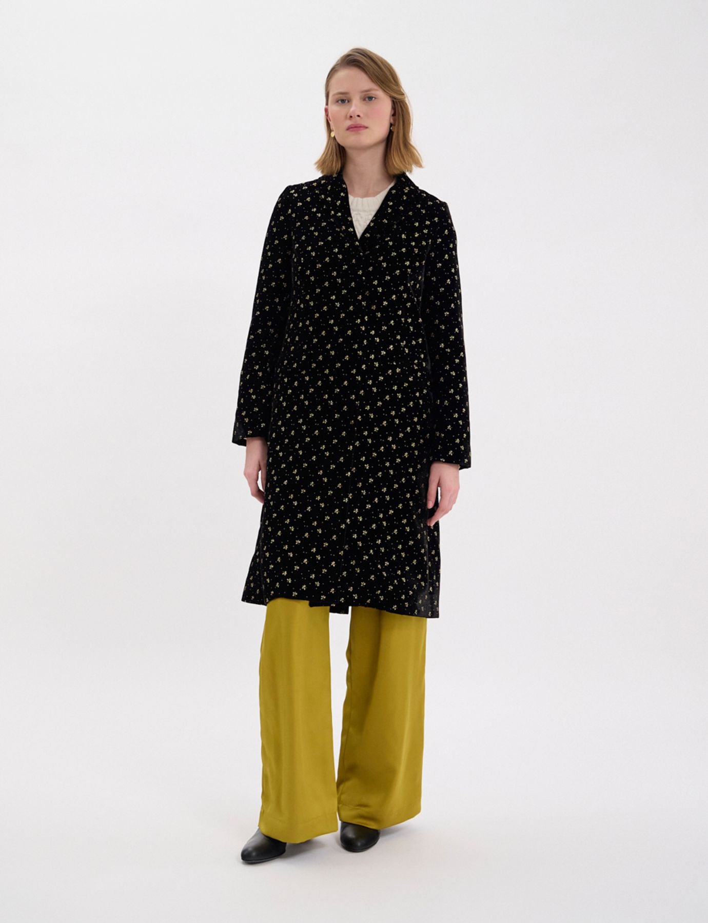 Cappotto Franck in velluto nero liscio con stampa oro
