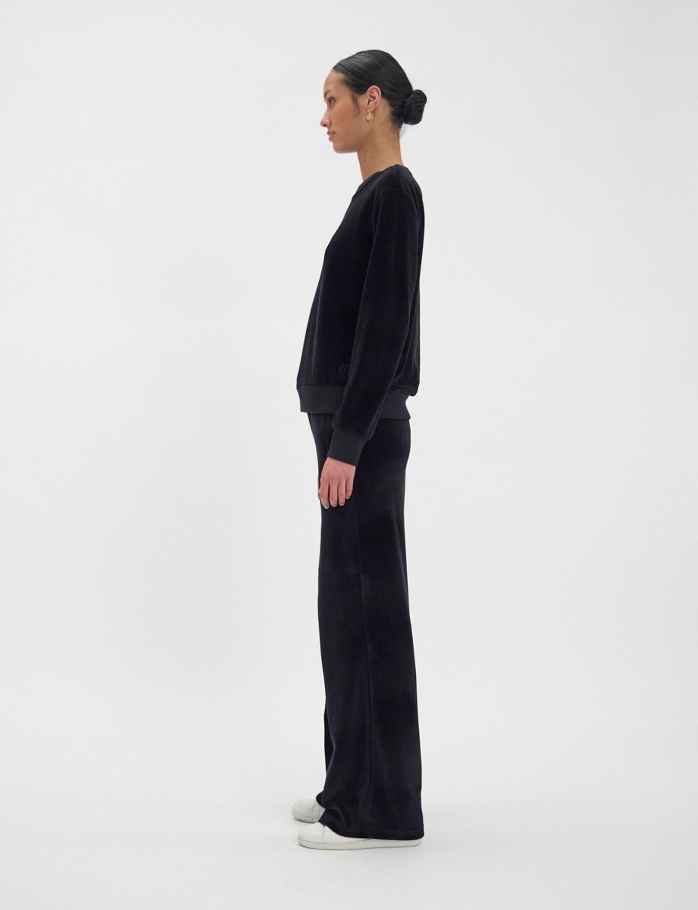 Felpa Mathilde in velluto nero liscio