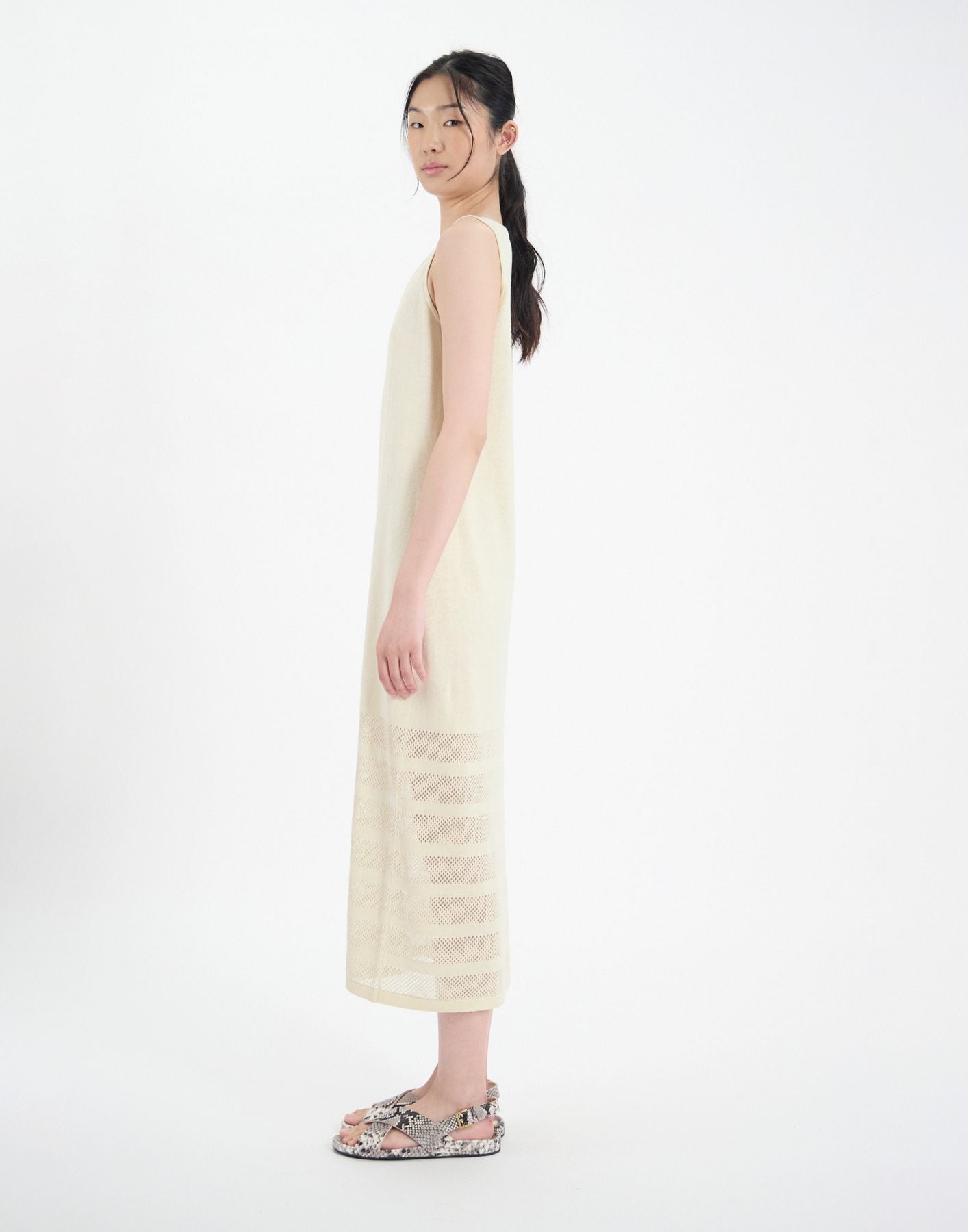 Kleid Casilda aus ungebleichtem Leinen mit Streifenmuster