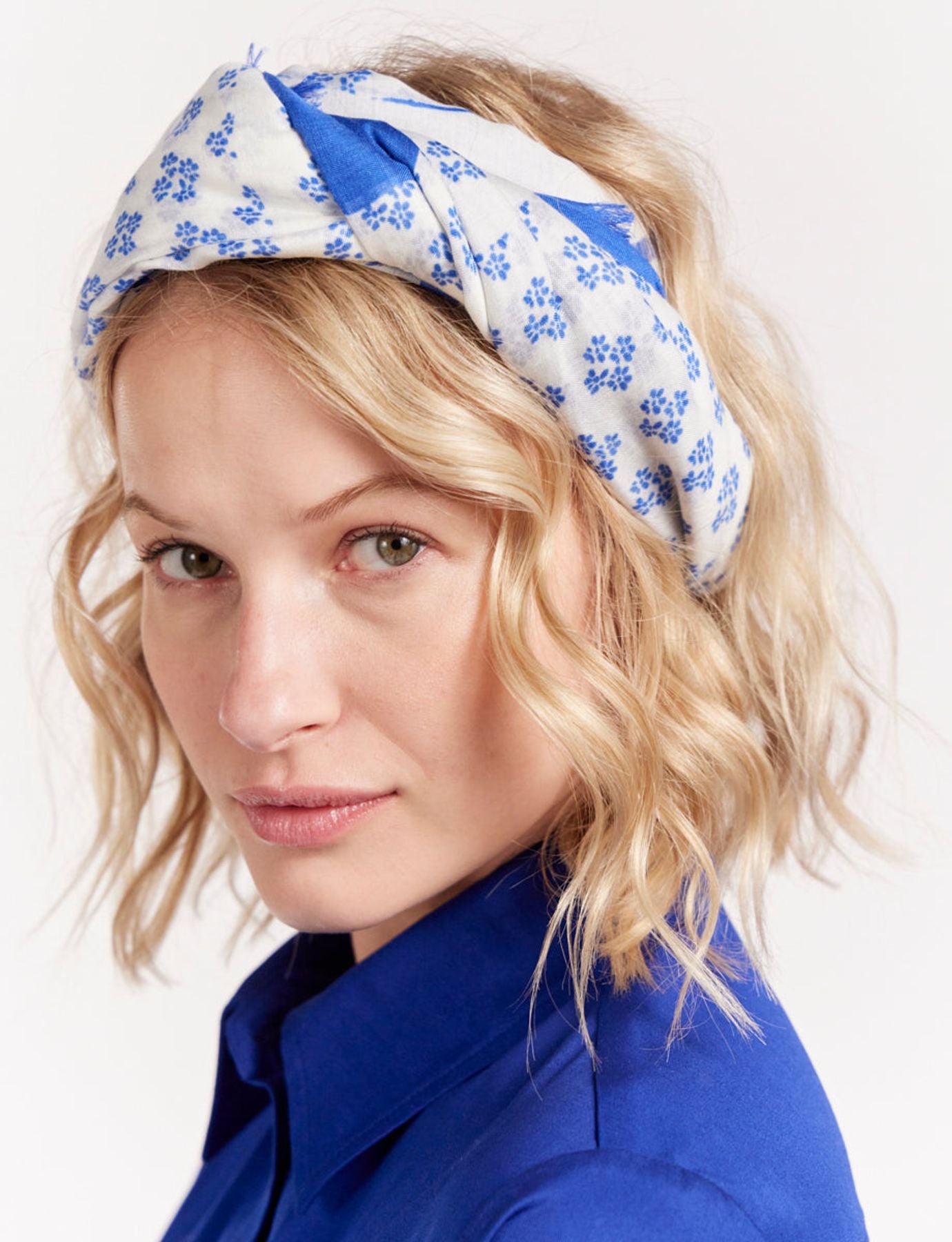 Pareo Flore stampato in blu e bianco