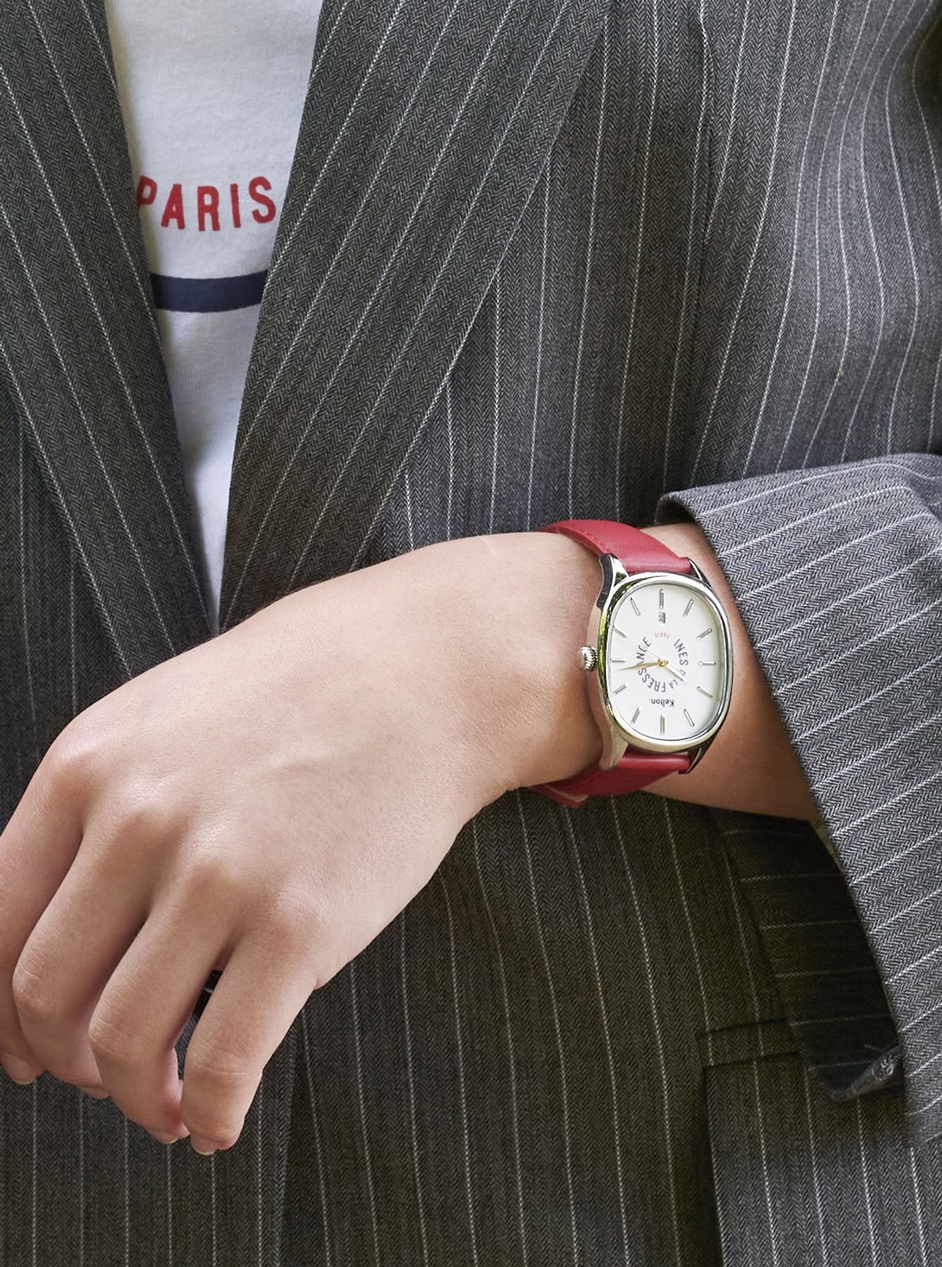 Ines de la Fressange Grande Colorama reloj rojo Kelton x Paris