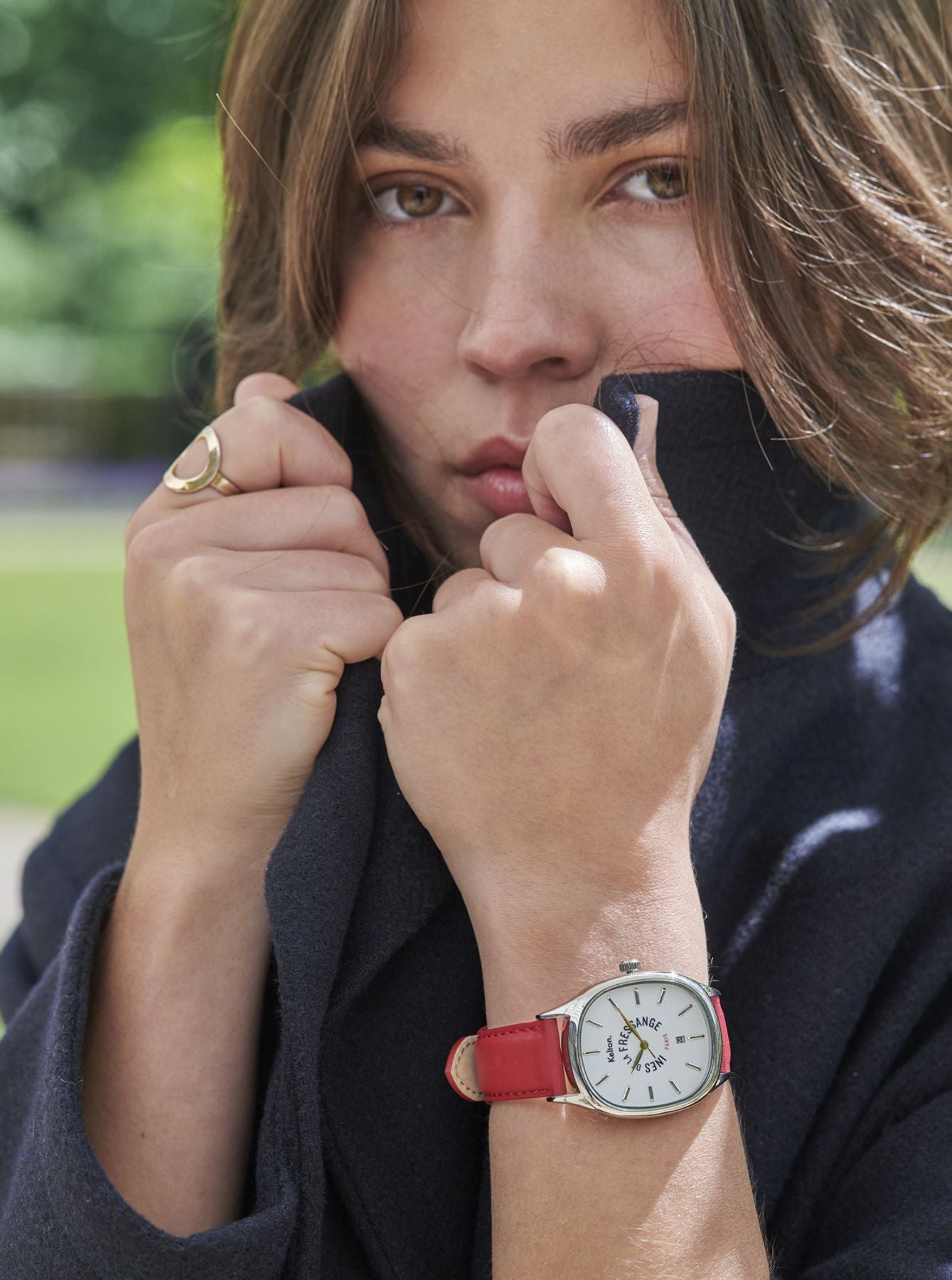 Ines de la Fressange Grande Colorama reloj rojo Kelton x Paris