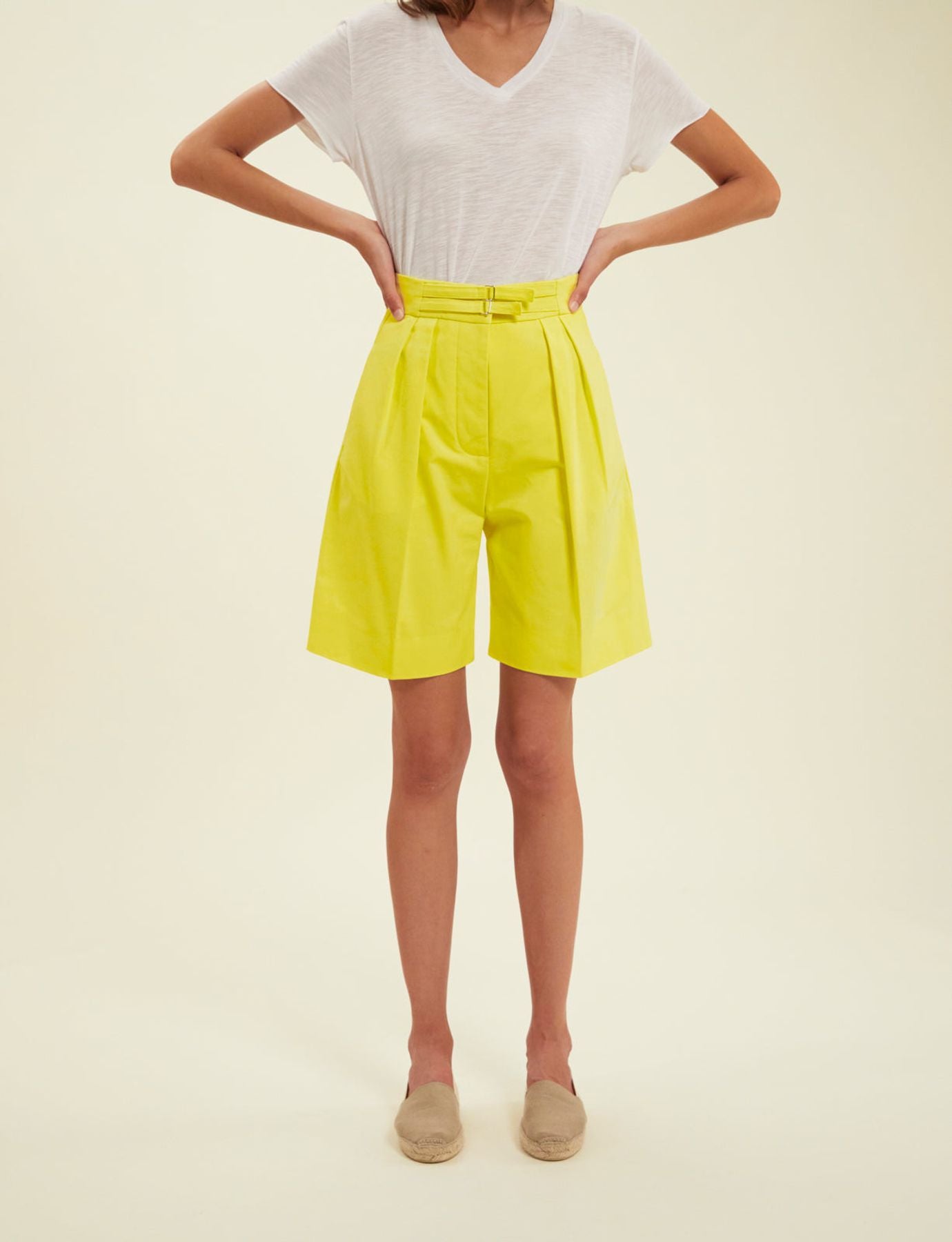 Pantaloncini corti giallo prugna