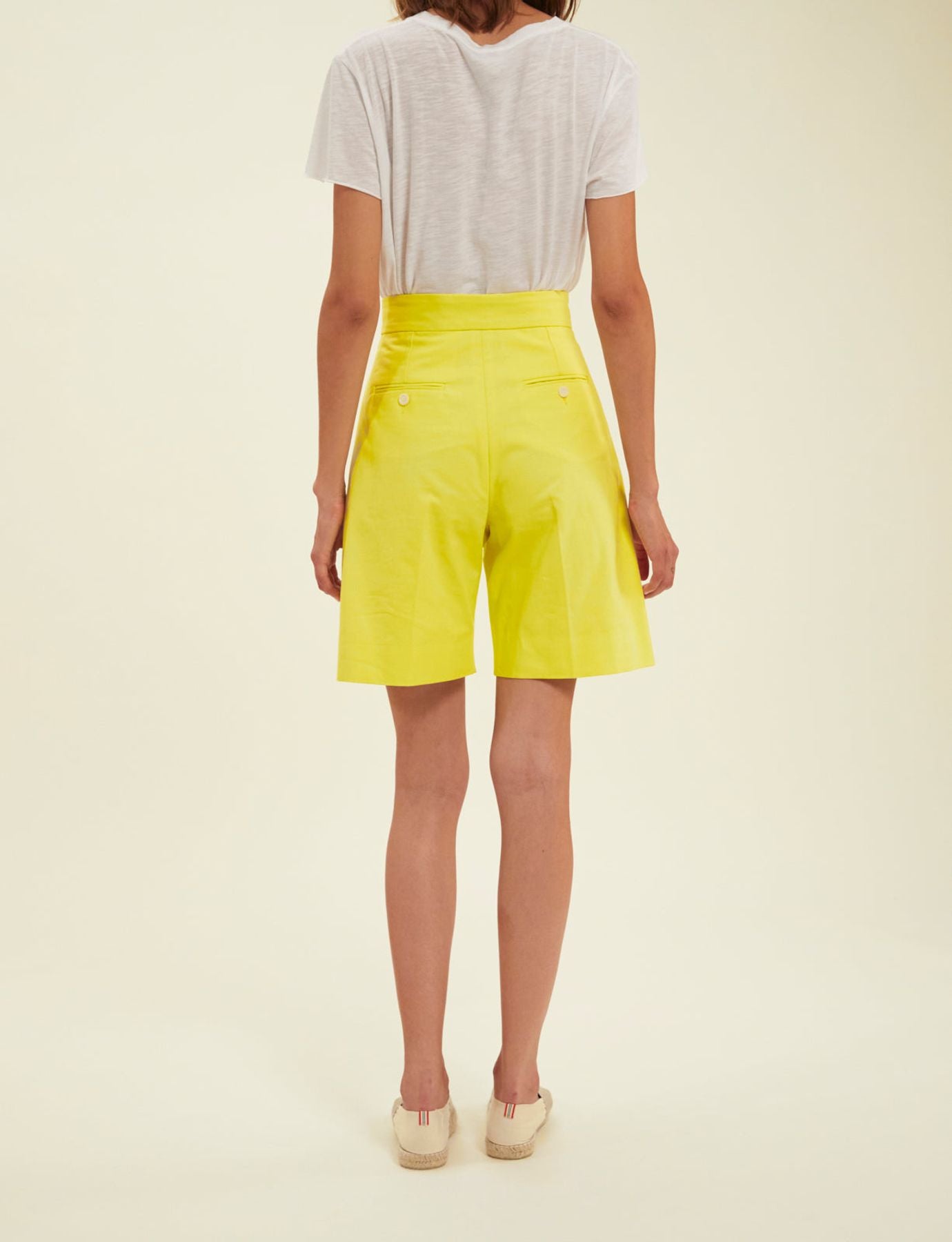 Pantaloncini corti giallo prugna