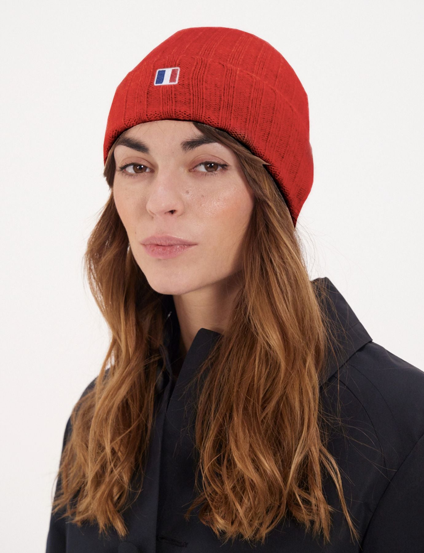 Berretto in cashmere con risvolto rosso Ines x Notshy