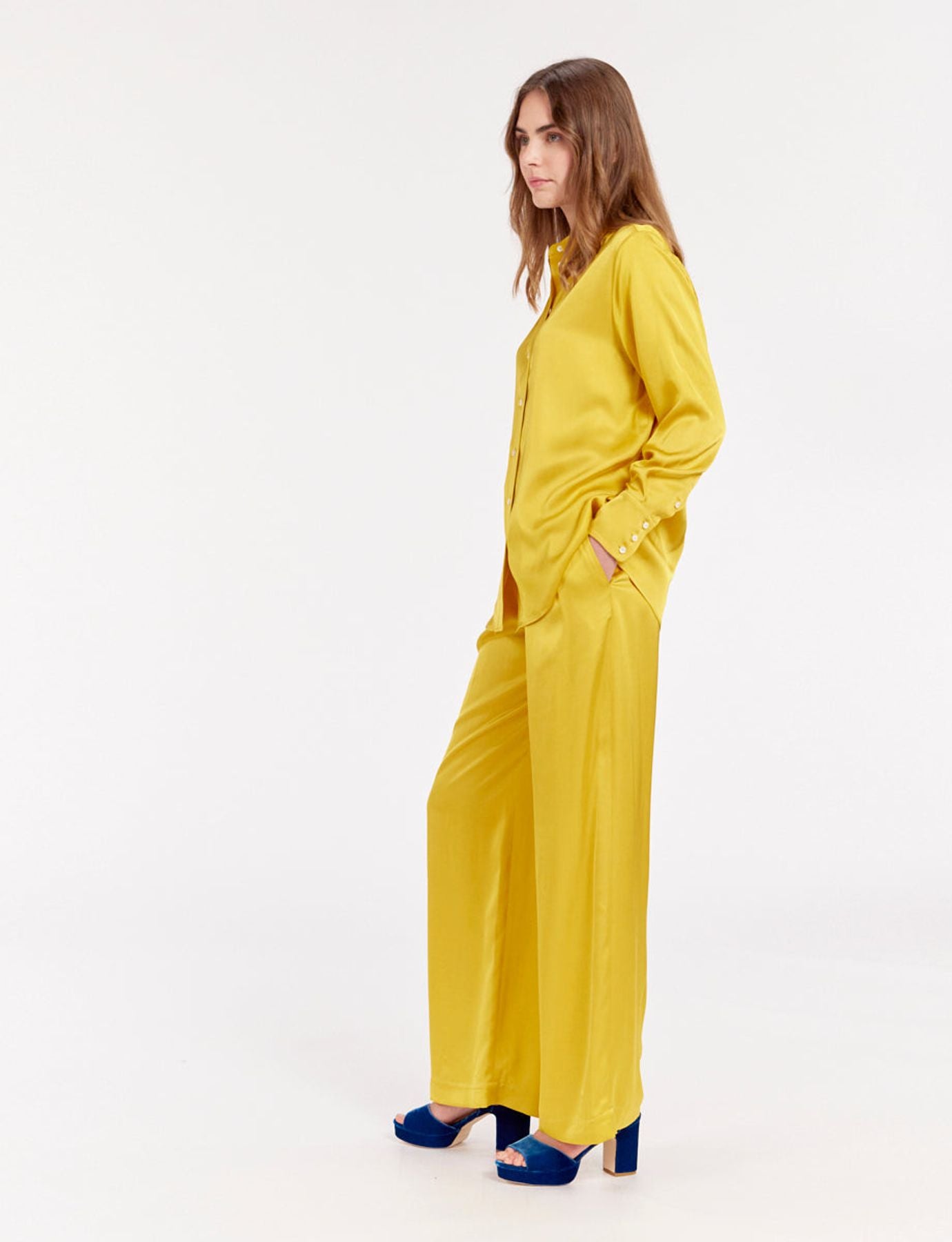 Camisa de satén amarillo ranúnculo Maureen