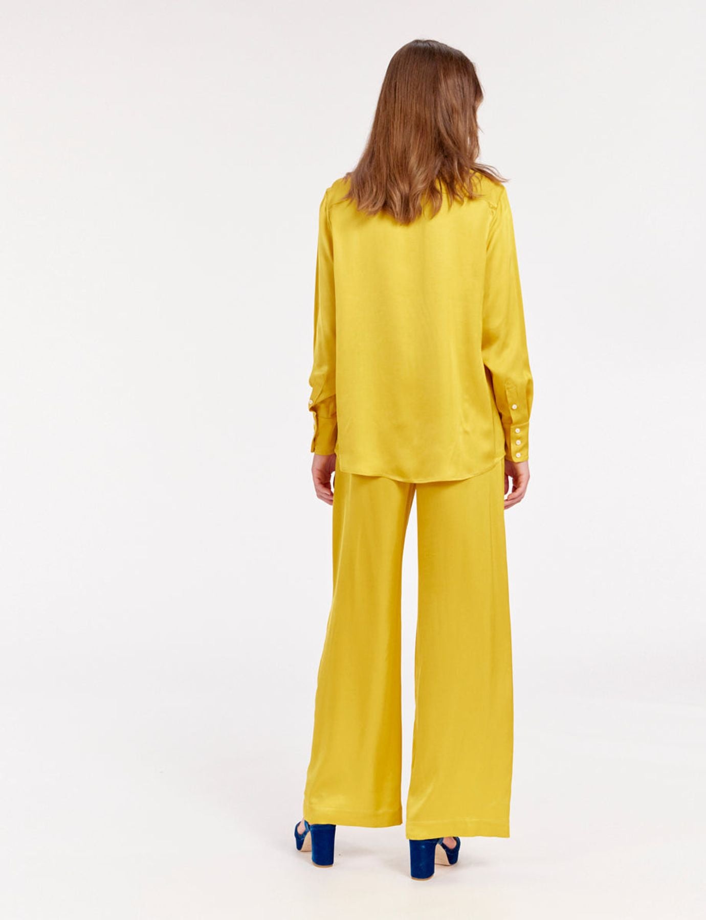 Camisa de satén amarillo ranúnculo Maureen
