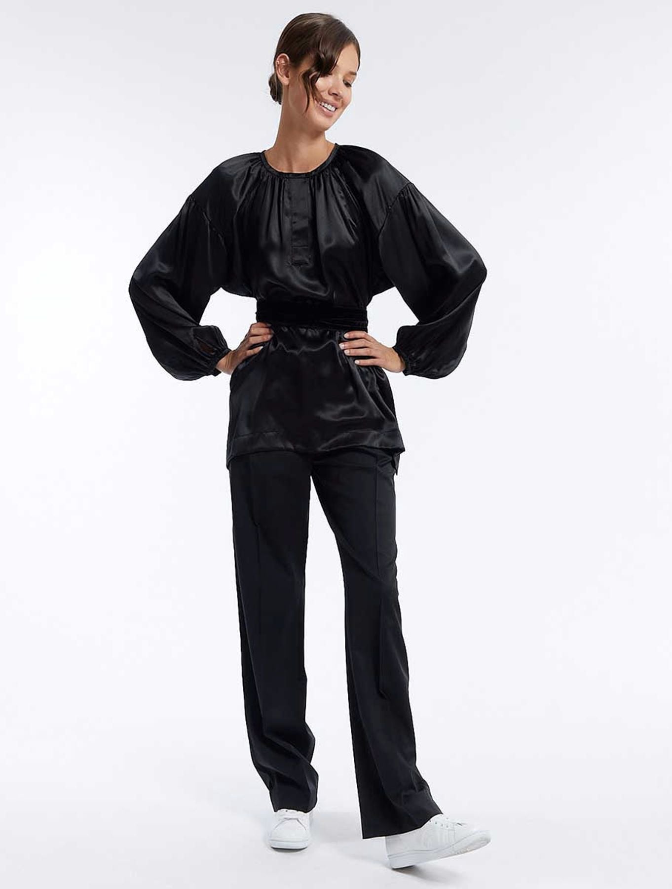 Top Floralie in seta nera