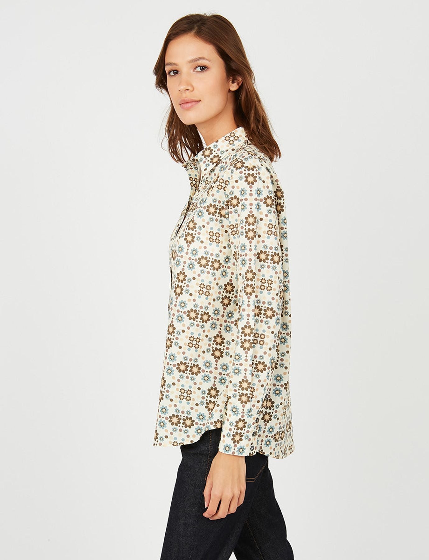 Camisa ha impresso Maureen Boulbon