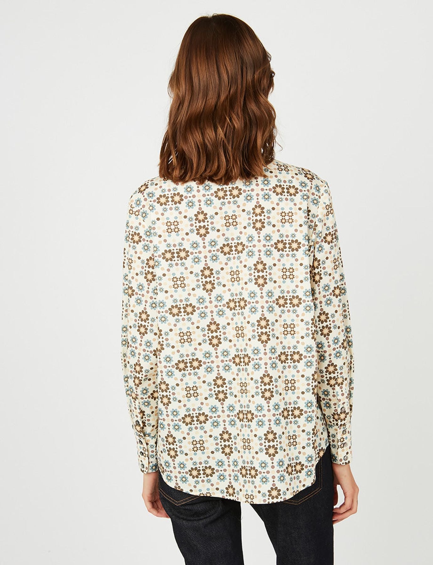 Camisa ha impresso Maureen Boulbon