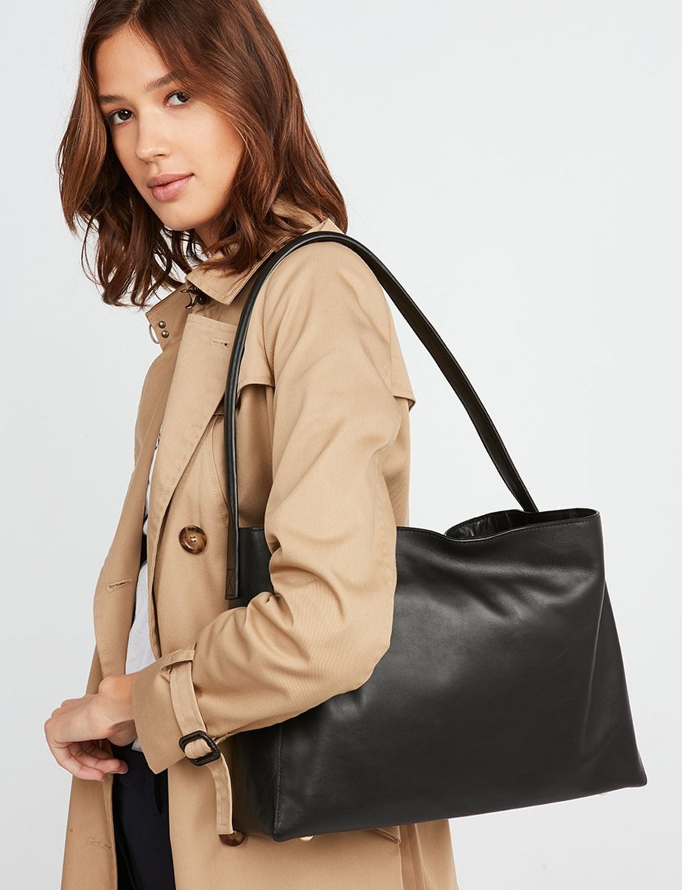 Borsa Léonore L in pelle nera