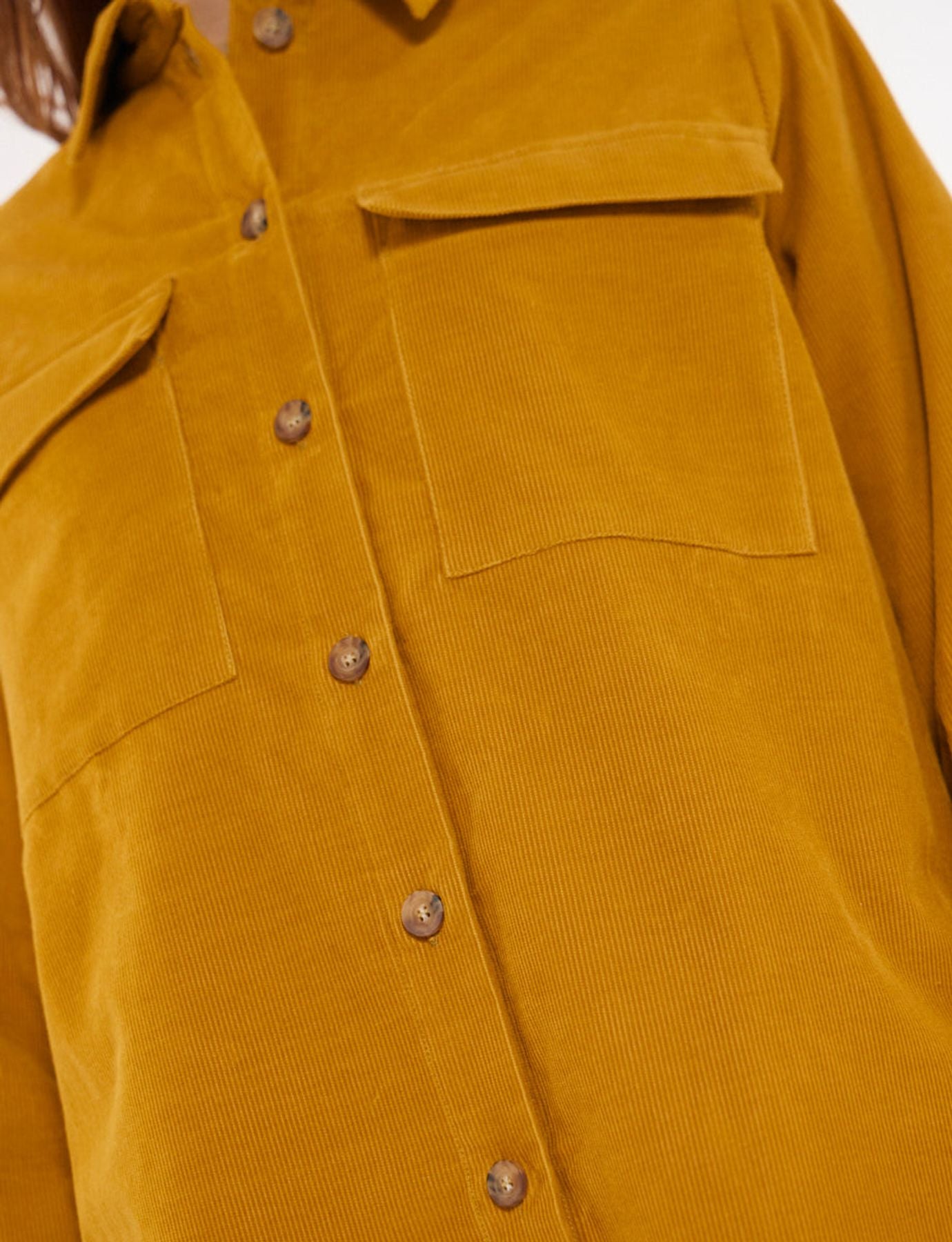 Camisa de terciopelo ocra Chandler