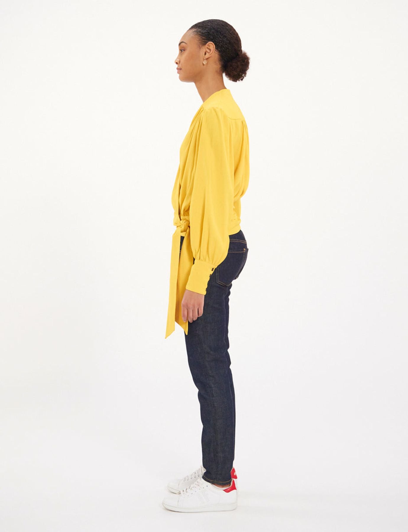 Blusa amarilla de crepé Elena