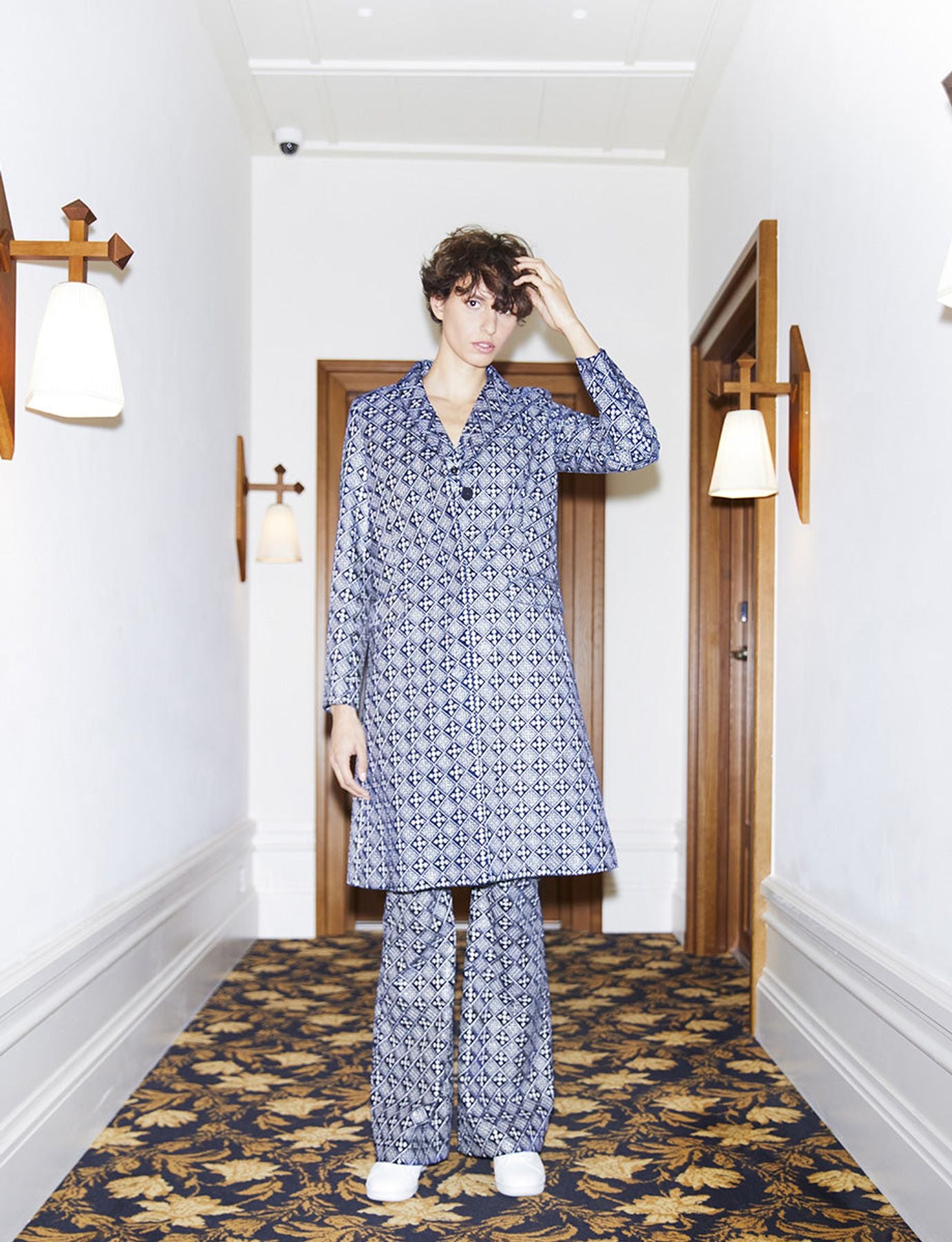 Charlotte pantalone bordado azul y blanco
