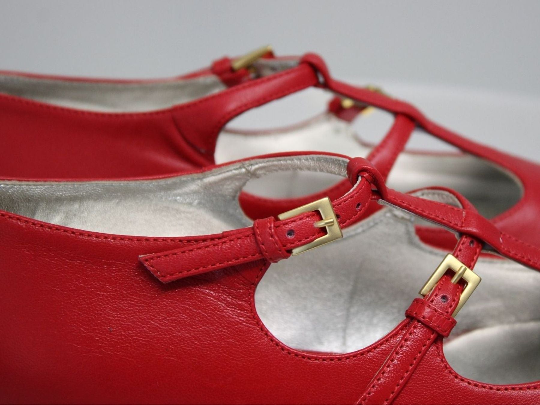 Pantofole in pelle rossa