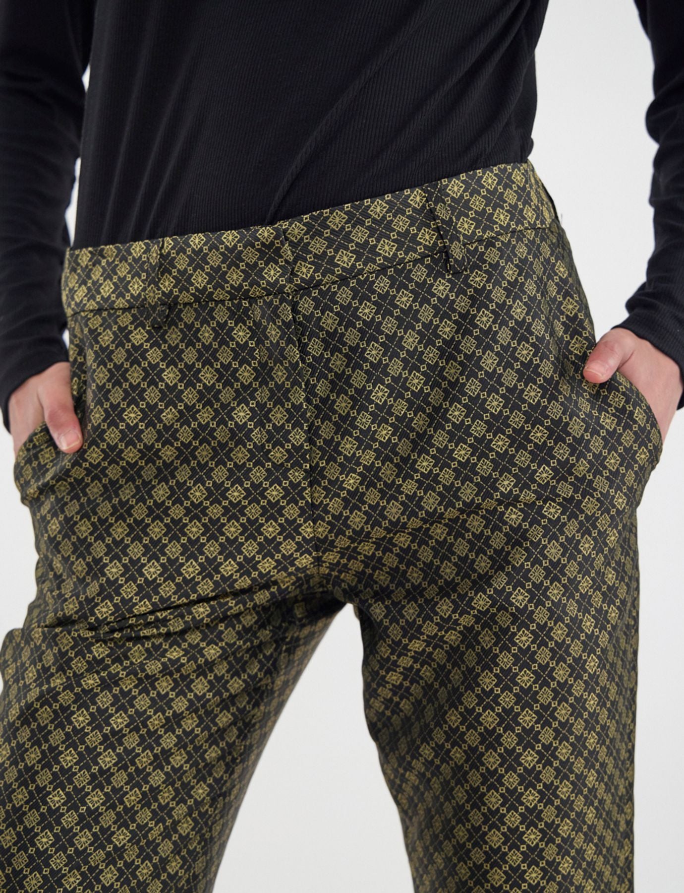 pantaloni-audrey-weave-jacquard-nero-e-oro