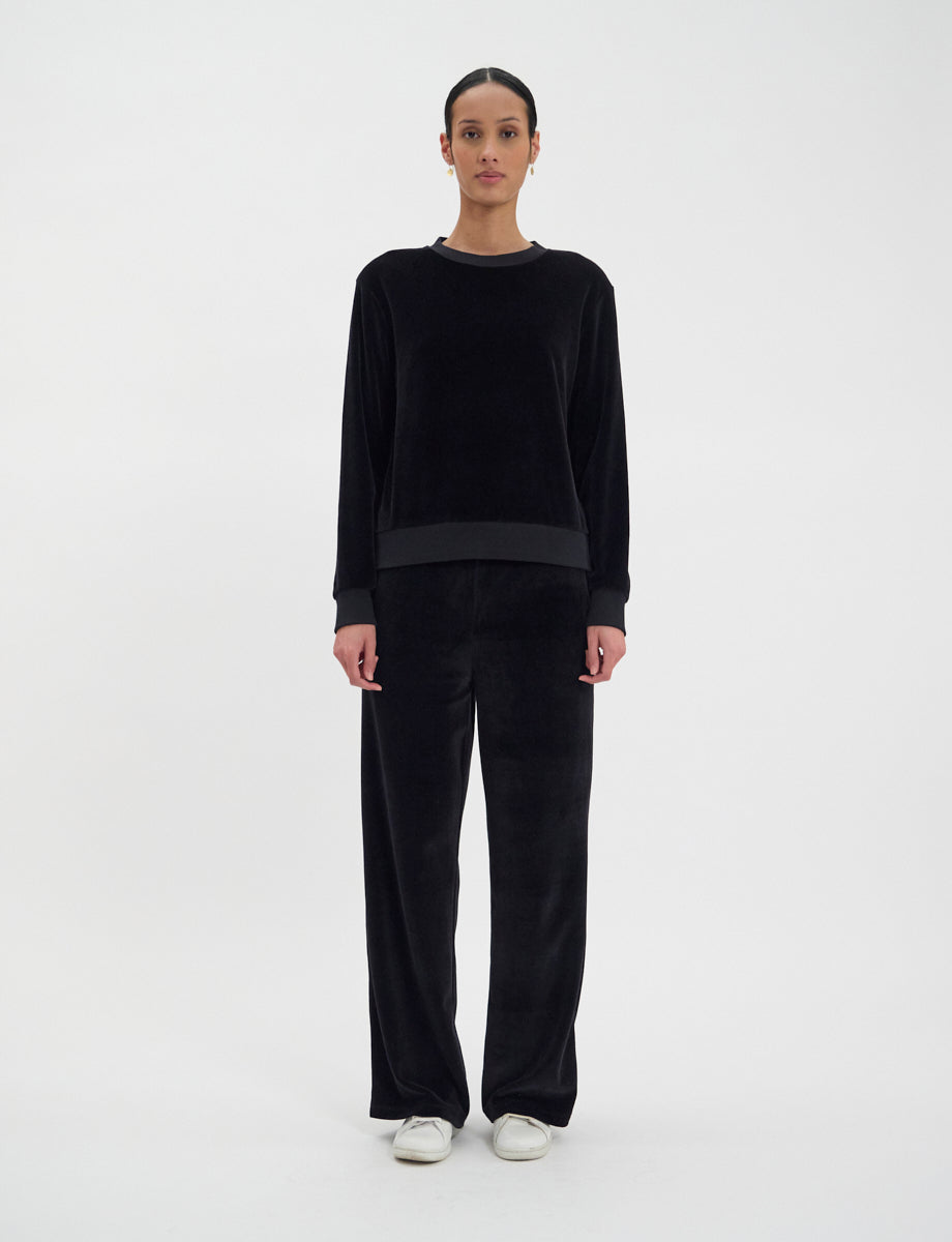 Felpa Mathilde in velluto nero liscio