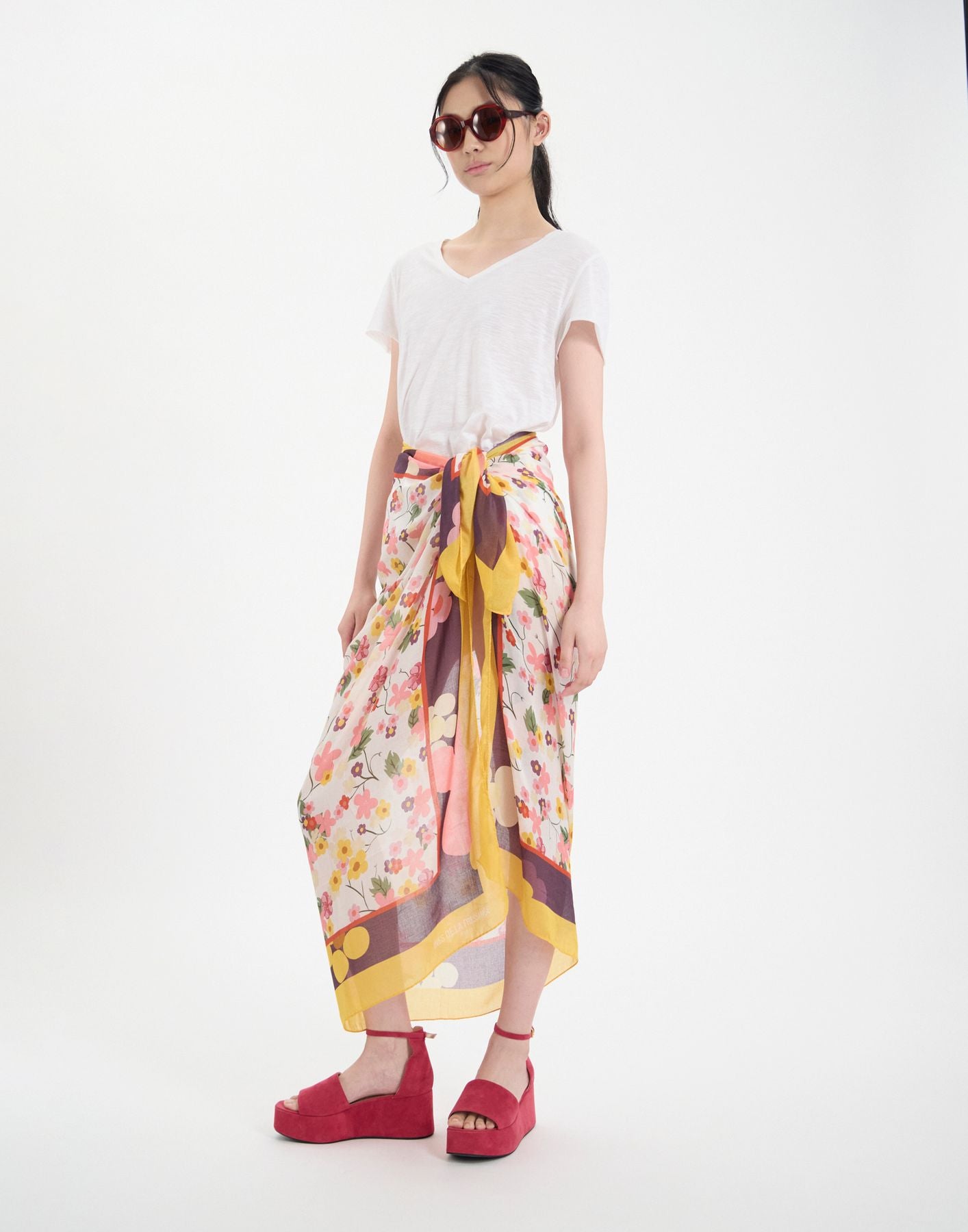 Pareo Flore in mixed silk with yellow flowers