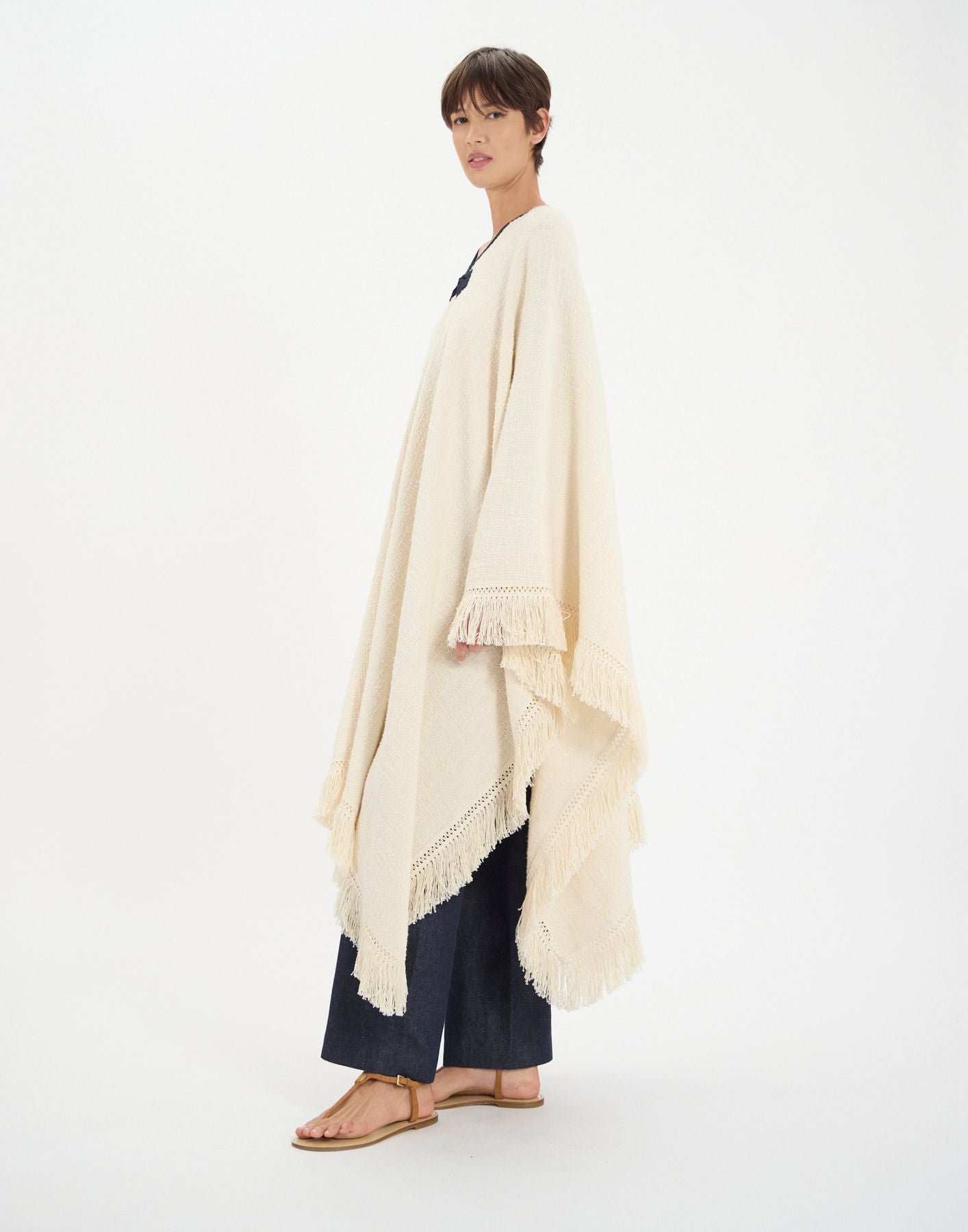 Gonzalo Poncho in ecru cotton