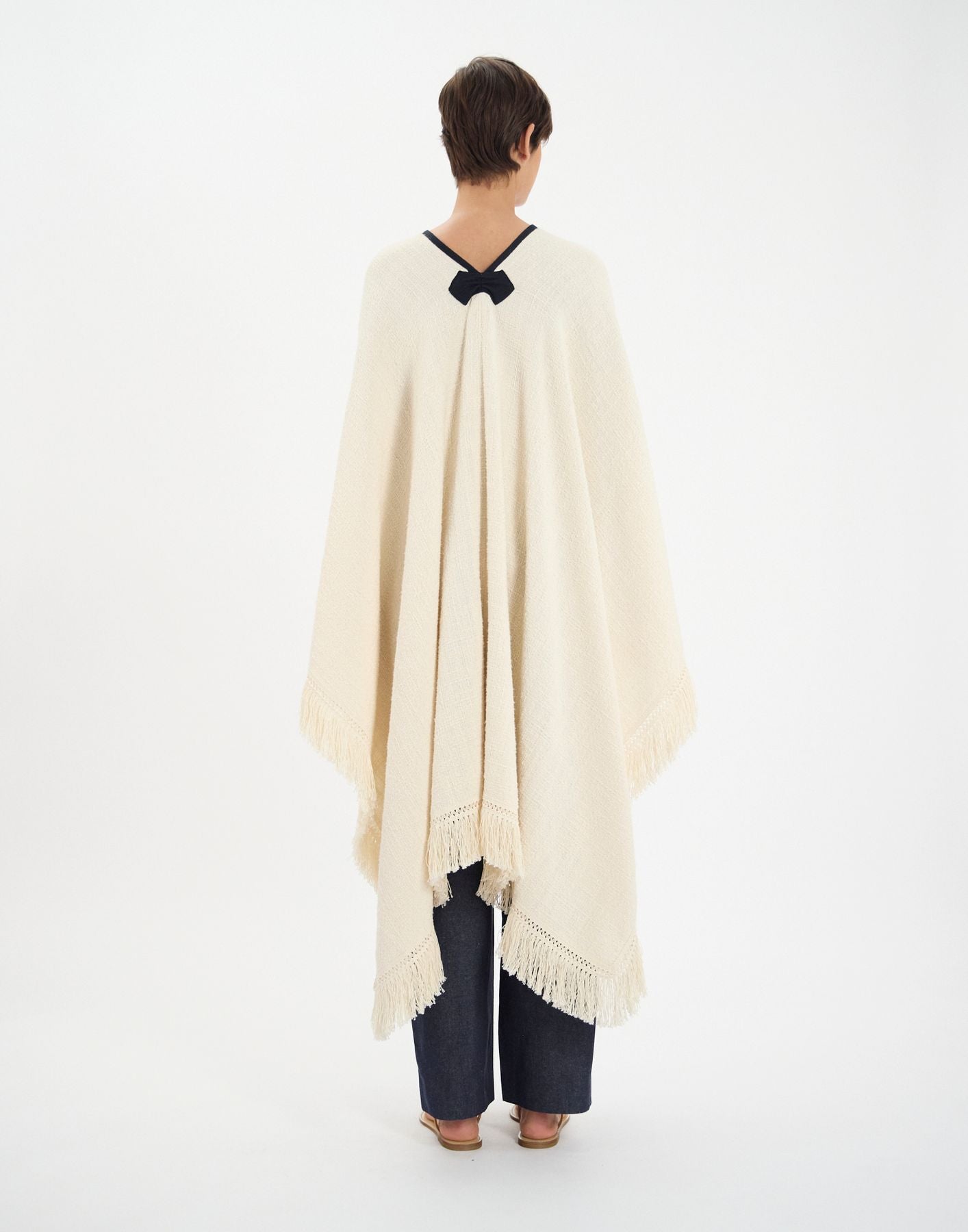Gonzalo Poncho in ecru cotton