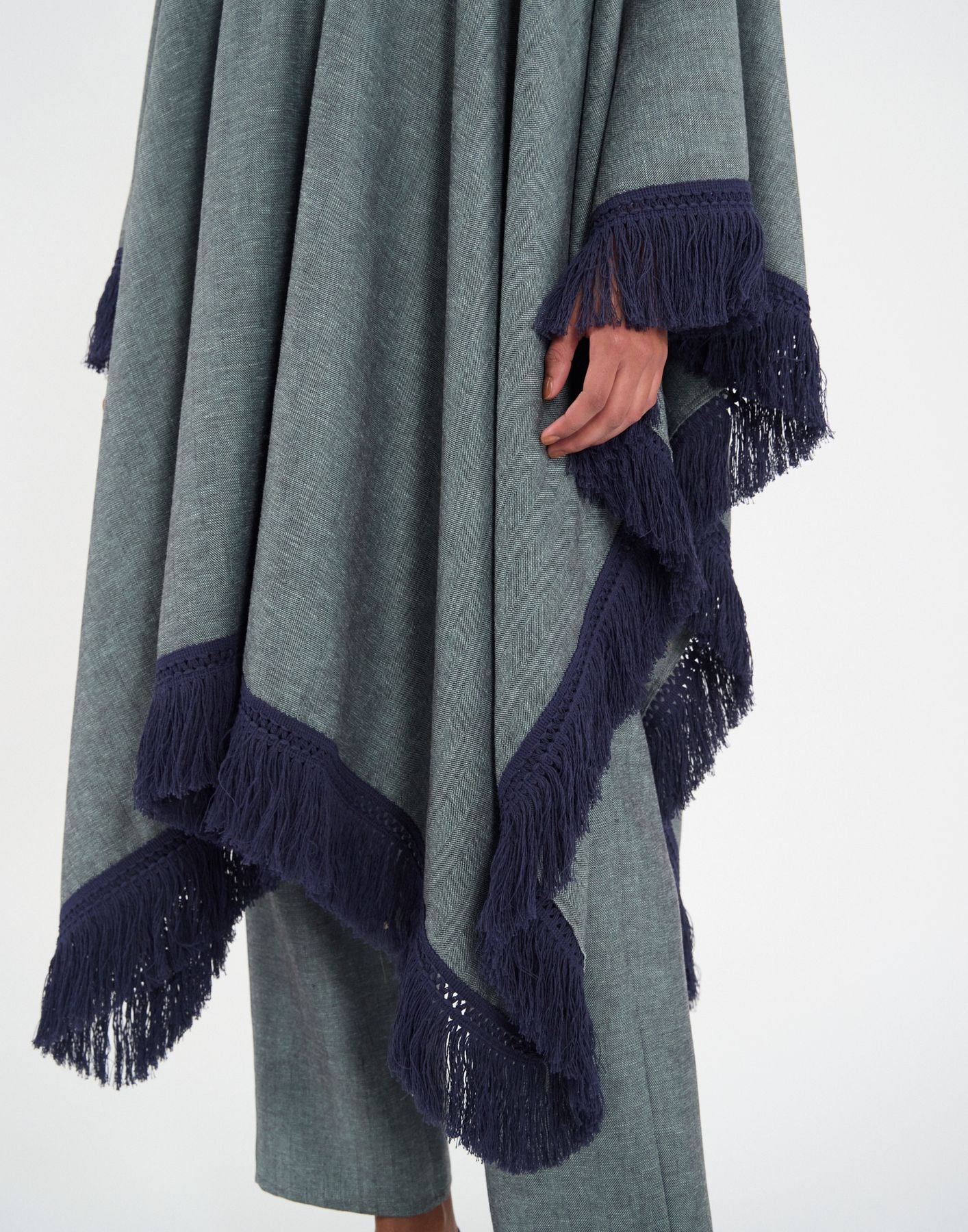Poncho Gonzalo in misto lino grigio