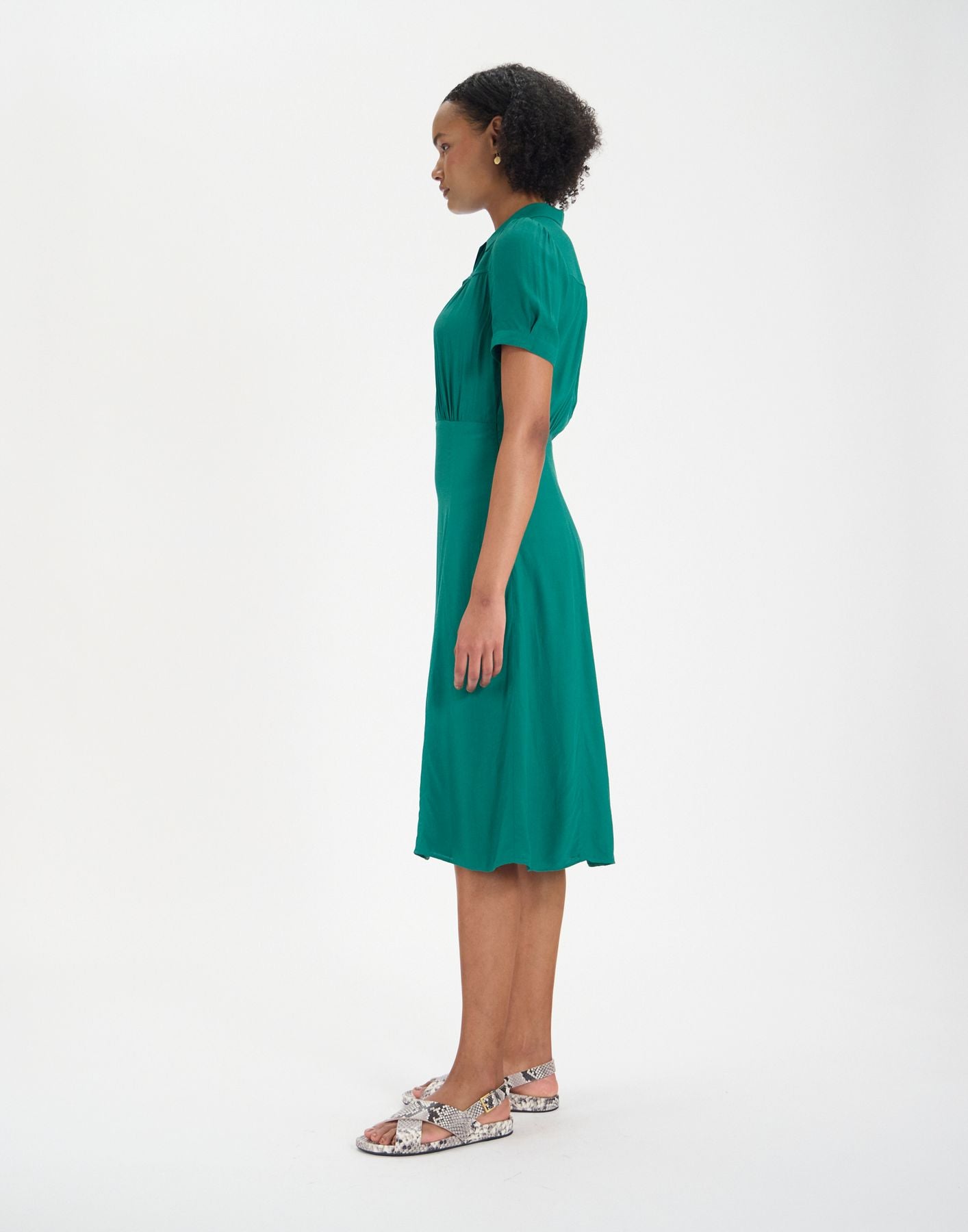 Robe Angèle verte à motif feuille de chêne