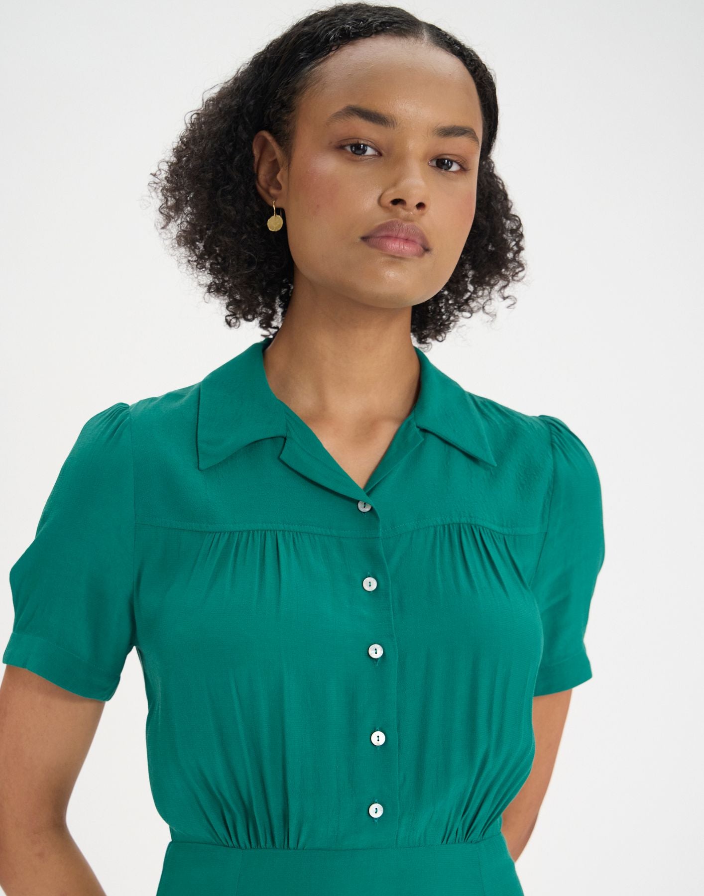 Robe Angèle verte à motif feuille de chêne