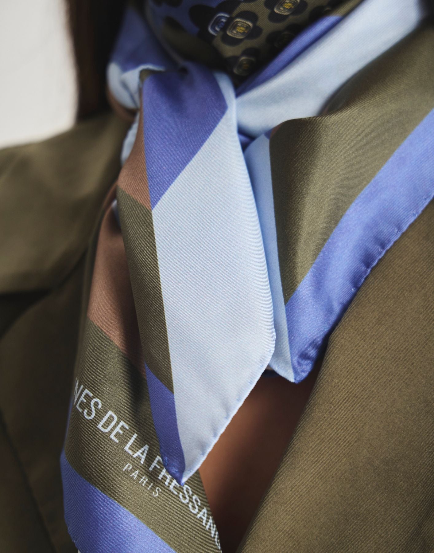 LEWIS FOULARD