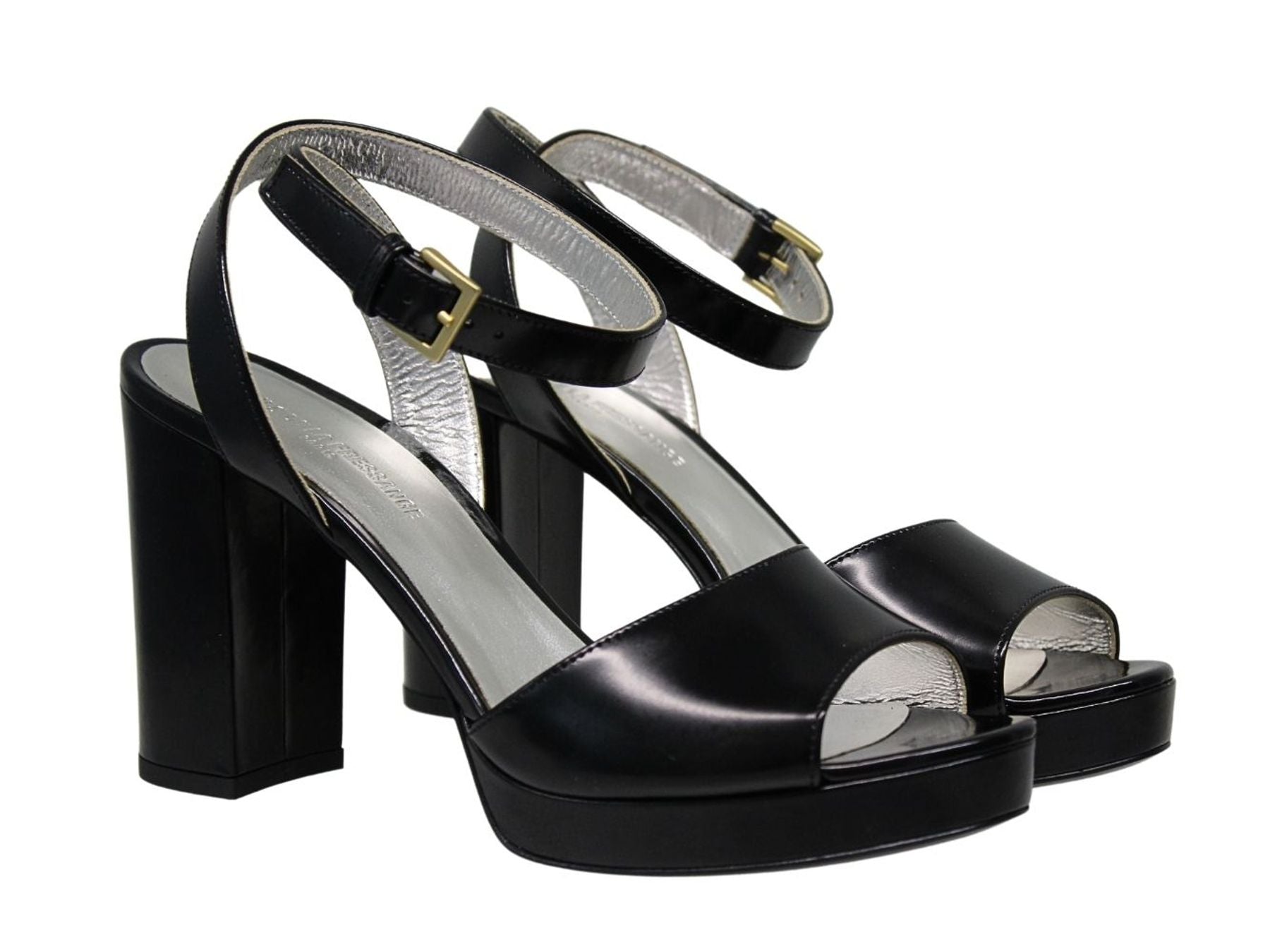 Sandalo con plateau Laura in pelle nera liscia