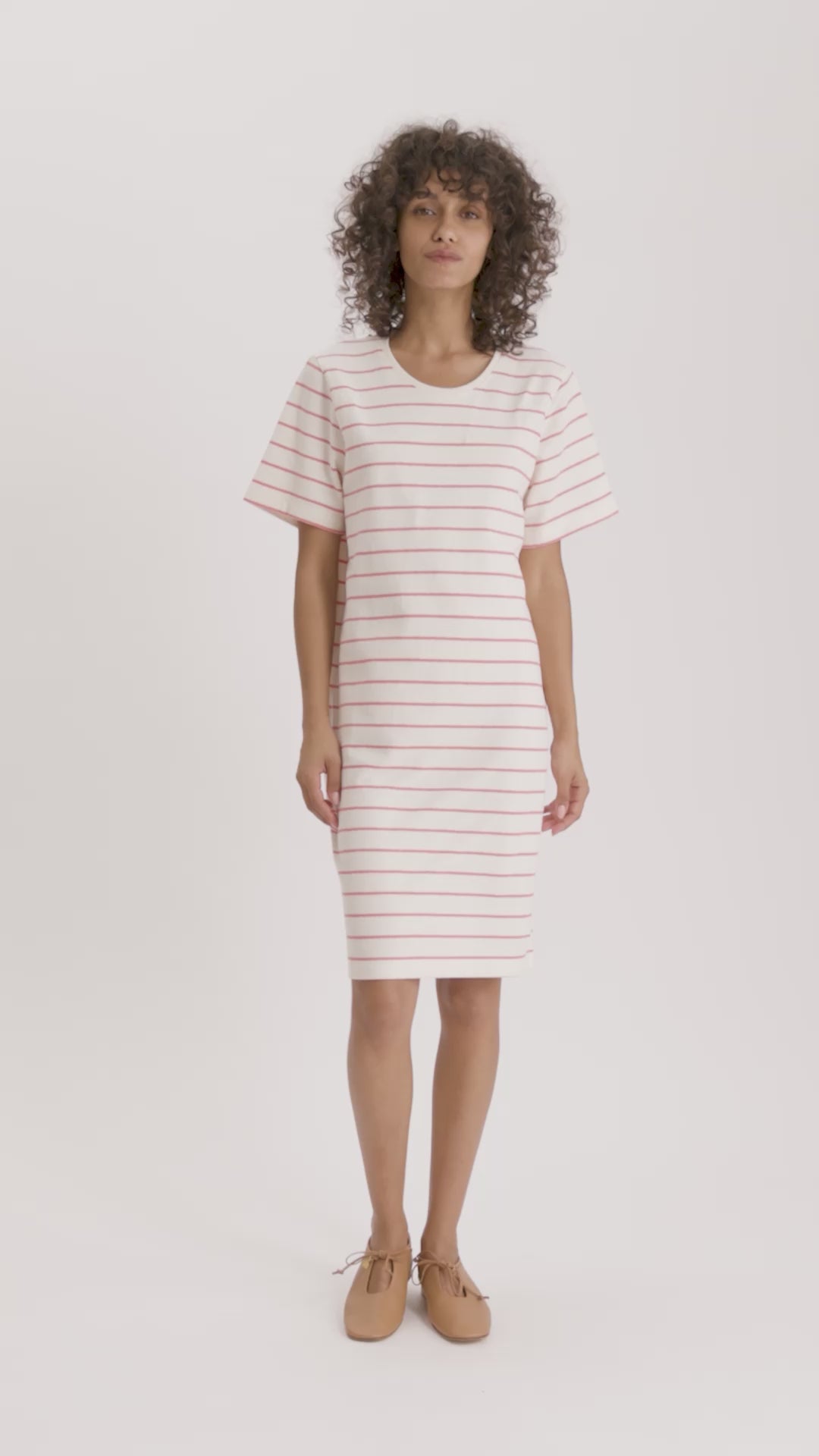 MASTER_16Y081CO388-P133 WHITE PINK-XS - video