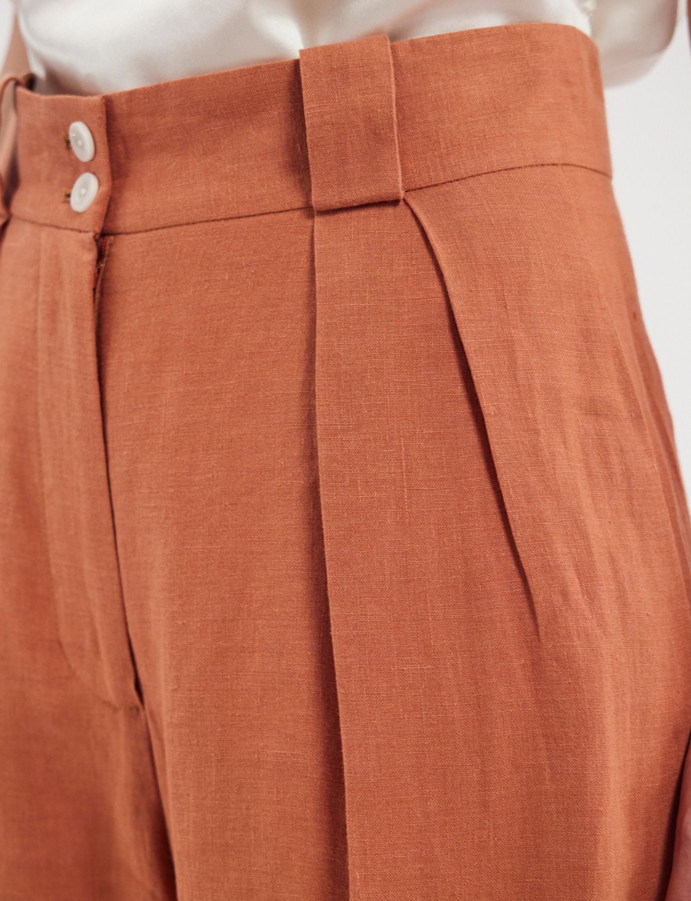 Pantaloni Marlène in lino color caramello