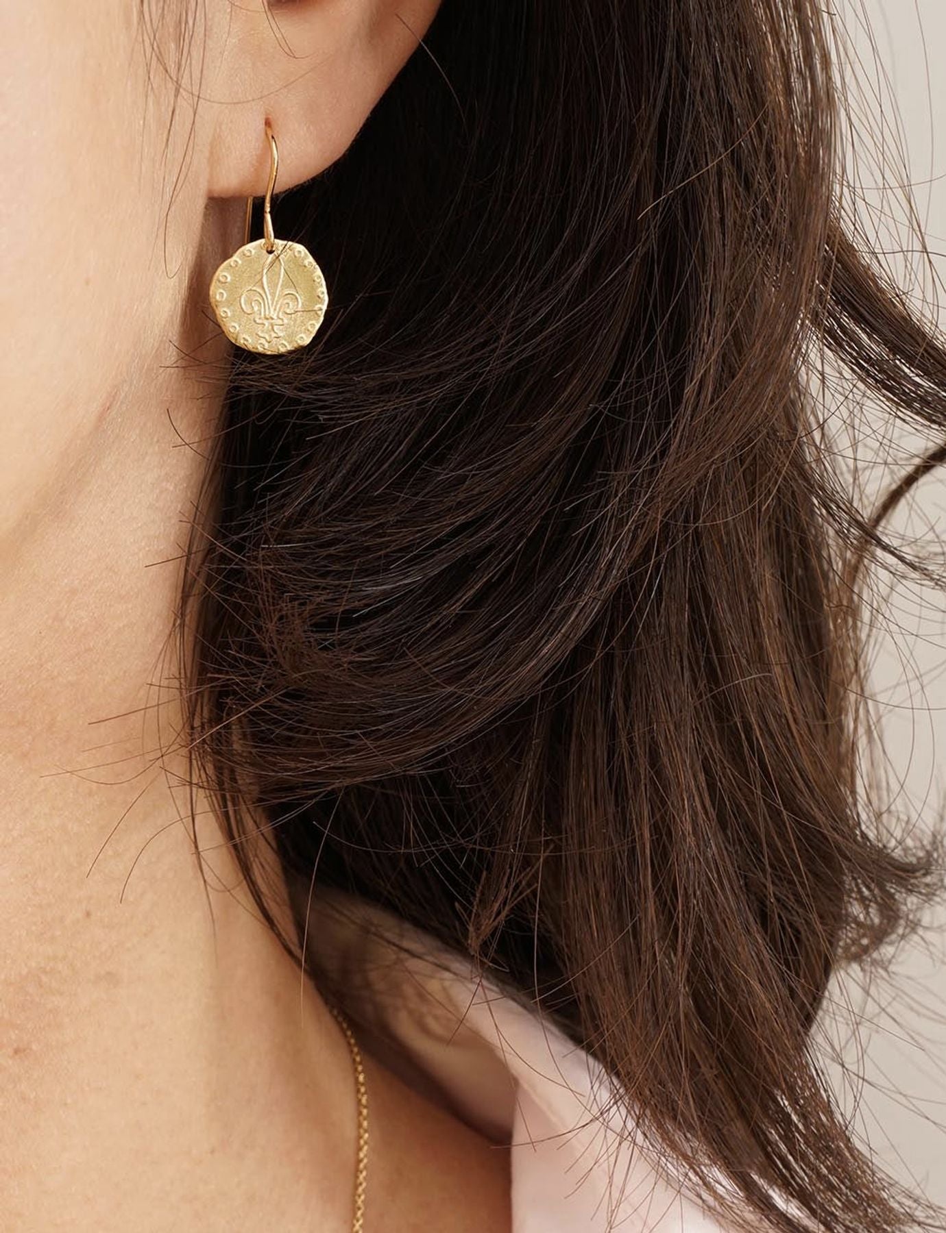 Orecchini con giglio di Lutetia placcati oro