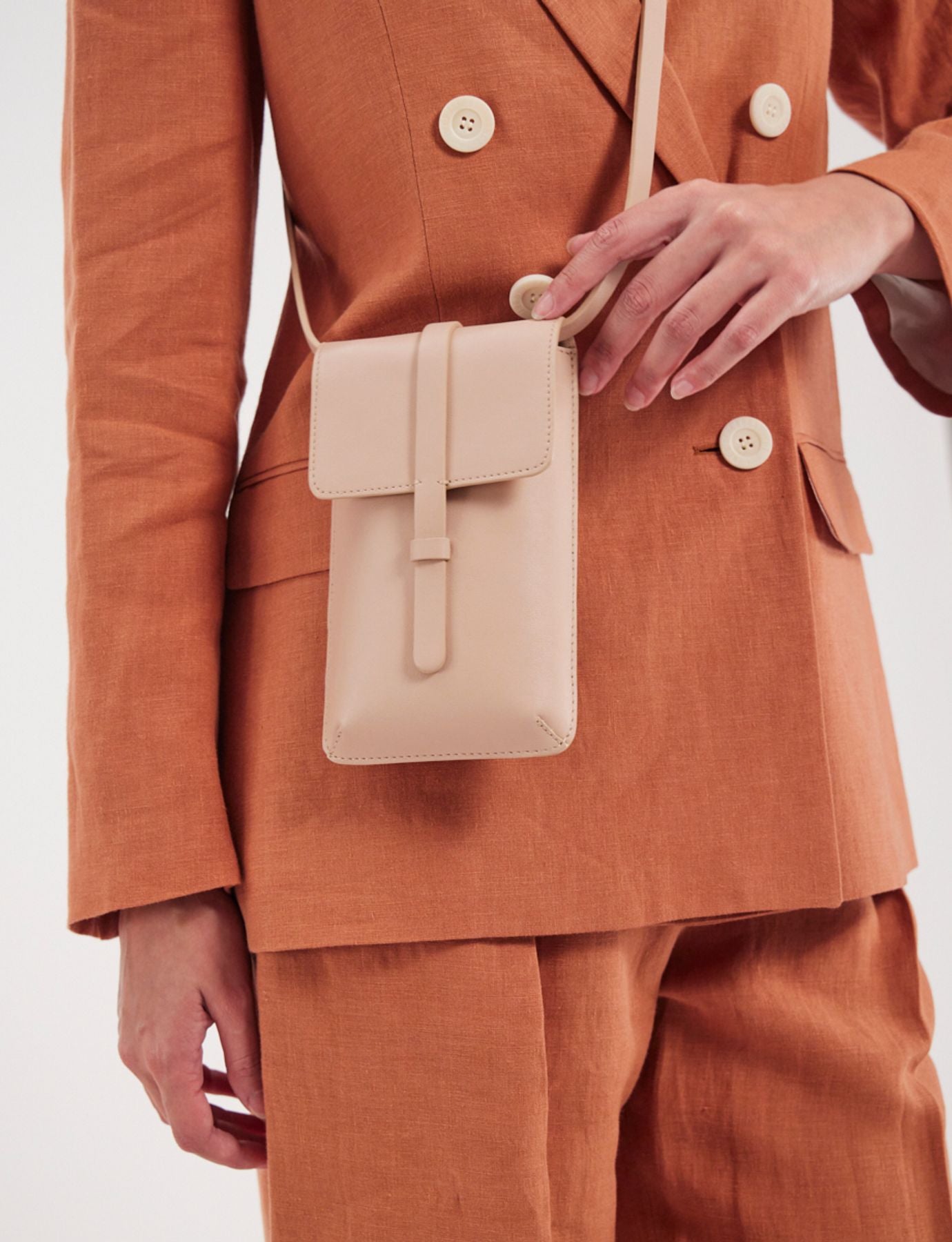 BORSA PER SMARTPHONE LEONORE